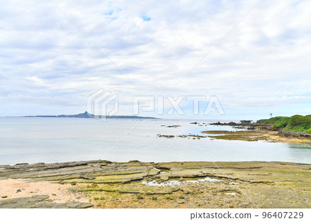Around Bisezaki / Looking towards Ie Island (Motobu Town, Okinawa Prefecture) [2022.11] 96407229