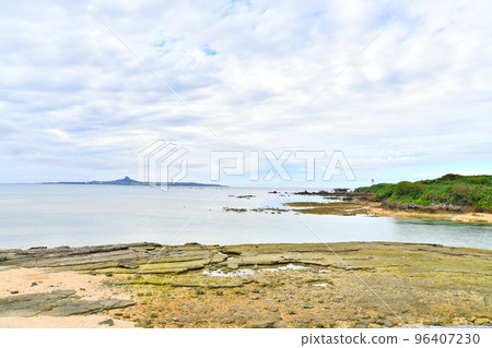 Around Bisezaki / Looking towards Ie Island (Motobu Town, Okinawa Prefecture) [2022.11] 96407230