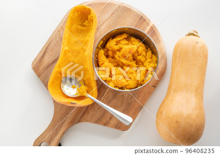 煮胡桃南瓜烹飪 煮胡桃南瓜烹飪 96408235