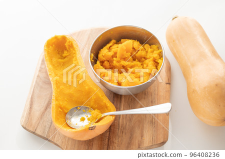 煮胡桃南瓜烹飪 煮胡桃南瓜烹飪 96408236