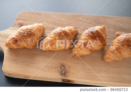 Croissant  96408723