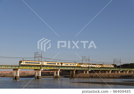 近鐵 22000 系列和 30000 系列 Vistacar（Omata - Miyamachi） 96409485