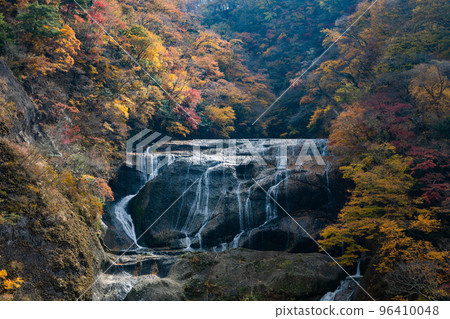 Fukuroda Falls (Autumn) Fukuroda Falls (Autumn) 96410048