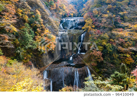 Fukuroda Falls (Autumn) Fukuroda Falls (Autumn) 96410049