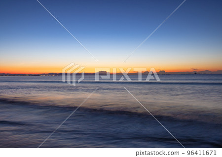 Sea of dawn 96411671