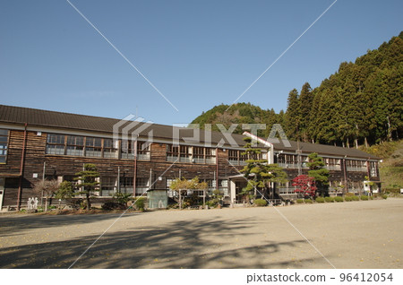 School building 96412054