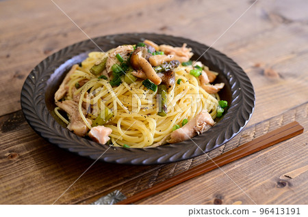 日式意大利面配雞肉火腿 96413191