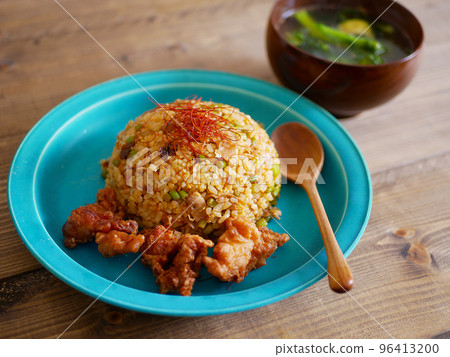 fried rice and fried chicken 96413200