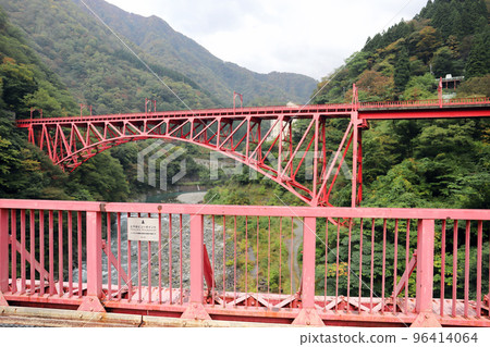 Yamabiko Bridge and Shinyamabiko Bridge (Unazuki Kurobe Valley, Toyama Prefecture) Yamabiko Bridge and Shinyamabiko Bridge (Unazuki Kurobe Valley, Toyama Prefecture) 96414064