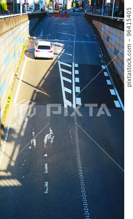 A view of the east exit of the Lilia Park Tunnel that connects the west and east exits of Kawaguchi Station in Kawaguchi City, Saitama Prefecture. 96415405