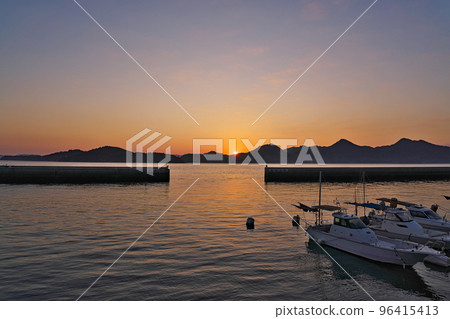 【砂波港的日出（清晨）】廣島縣三原市砂西 96415413