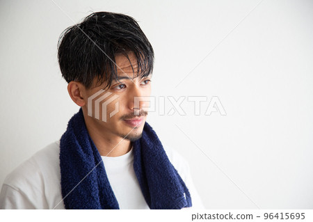 洗澡的男人 洗澡的男人 96415695