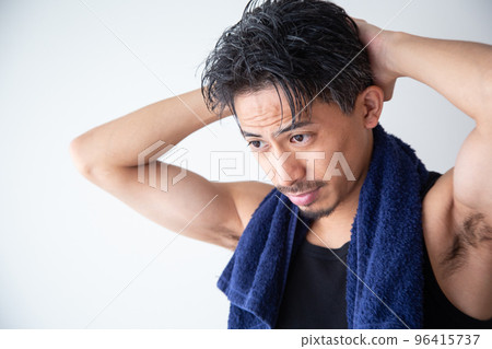 洗澡的男人 洗澡的男人 96415737
