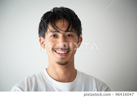 30多歲男人的畫像 96416047