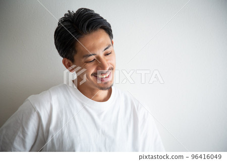 30多歲男人的畫像 96416049