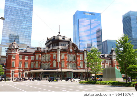 東京站丸之內出口東京千代田區丸之內赤蓮加複古現代建築終點站和摩天大樓 東京站丸之內出口東京千代田區丸之內赤蓮加複古現代建築終點站和摩天大樓 96416764