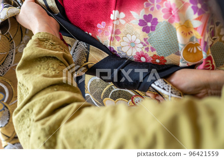 給年輕女人穿長袖 給年輕女人穿長袖 96421559