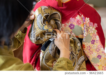 給年輕女人穿長袖 96421665