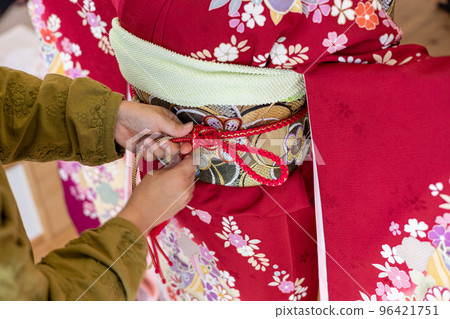 給年輕女人穿長袖 96421751