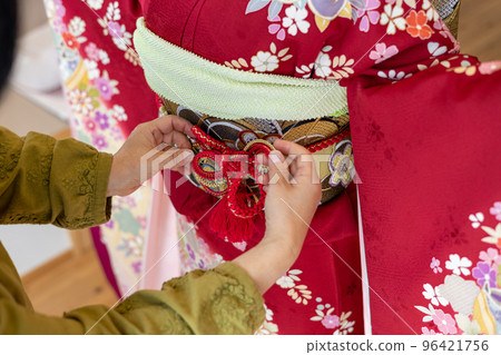 給年輕女人穿長袖 96421756