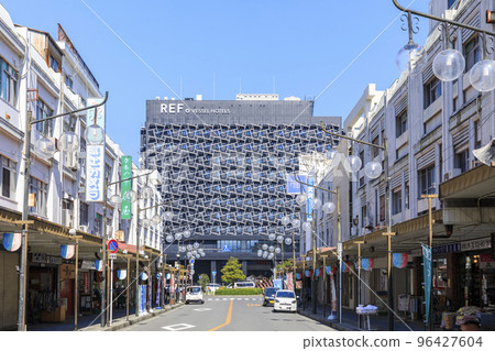Izumisano City, Osaka Prefecture Scenery in front of Izumisano Station on the Nankai Main Line Izumisano City, Osaka Prefecture Scenery in front of Izumisano Station on the Nankai Main Line 96427604