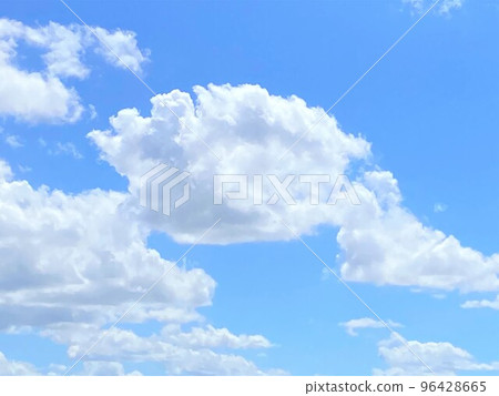 A cloud that resembles something Crown A cloud that resembles something Crown 96428665