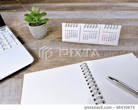 Schedule management notes and calendars Schedule management notes and calendars 96430678