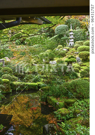 Ohara Sanzen-in Temple (Autumn) Shohekien 96431787