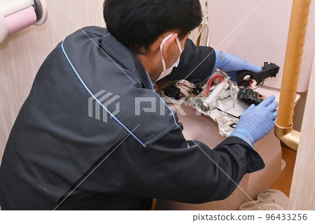 Western-style flush toilet failure repair work 96433256