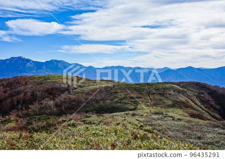 [赤兔山]從山頂通往山間小屋的道路 96435291