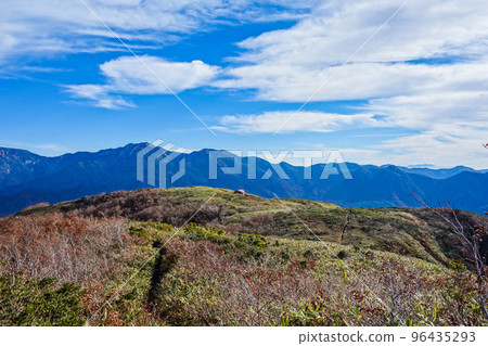 [赤兔山]從山頂通往山間小屋的道路 96435293