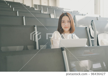 女大學生 大學生 女生 96436427