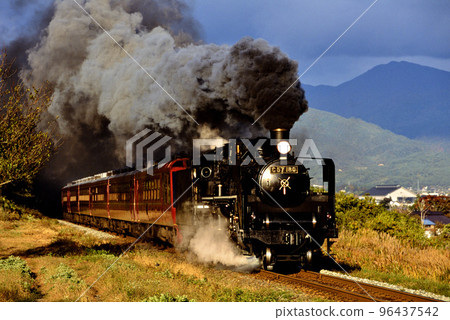 2000 C57180 Orient Saloon running on the Ban'etsu West Line 2000 C57180 Orient Saloon running on the Ban'etsu West Line 96437542