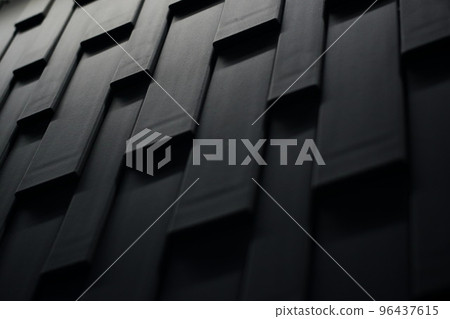 東京一棟辦公樓的黑色現代牆壁時尚而酷炫 東京一棟辦公樓的黑色現代牆壁時尚而酷炫 96437615