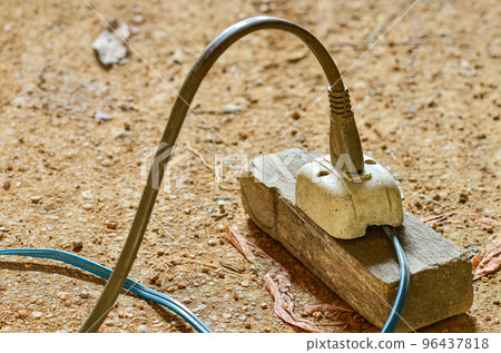Old and dirty power sockets Old and dirty power sockets 96437818