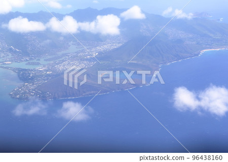A view of Hanauma Bay in Hawaii from an airplane window 96438160