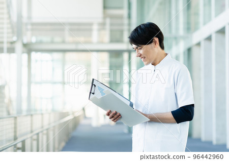 年輕男護士檢查表 年輕男護士檢查表 96442960