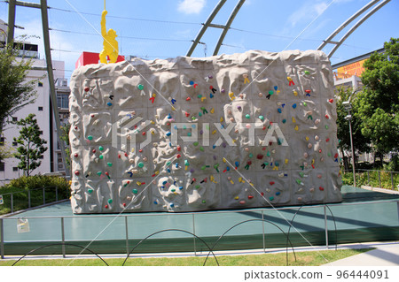 [Image material] Bouldering (Shibuya Miyashita Park) 96444091