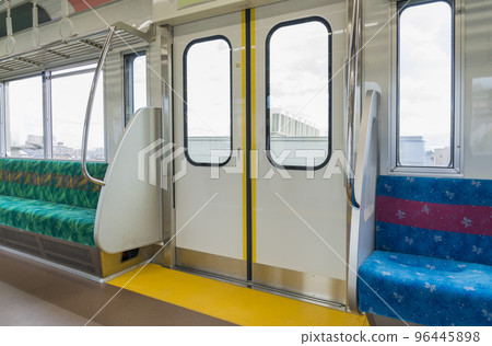 Keio Line Shinjuku-bound strap door Fuchu Station Takahatafudo Station train interior seat 96445898
