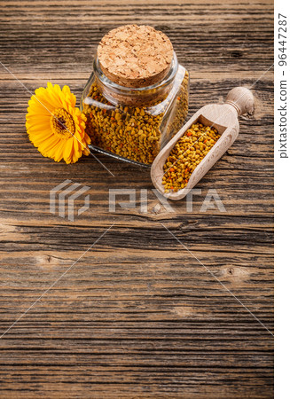 Pollen granules Pollen granules 96447287
