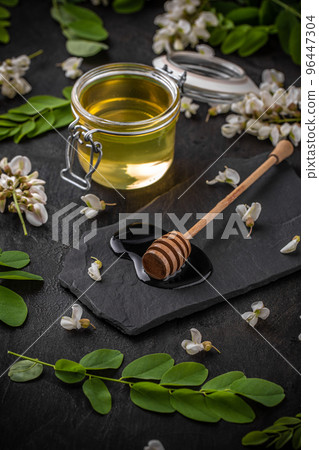 Acacia honey 96447304