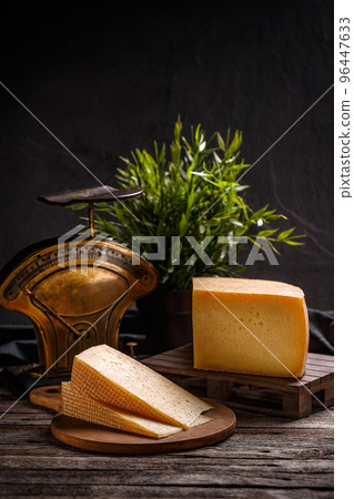 Mature cheese composition Mature cheese composition 96447633