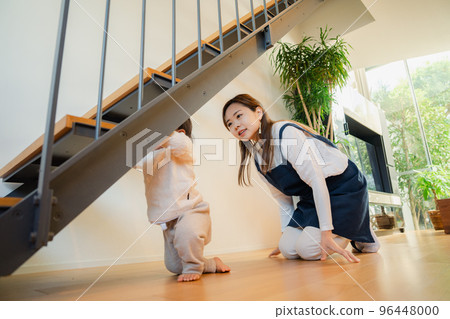 Babysitter to protect baby from injury Babysitter to protect baby from injury 96448000