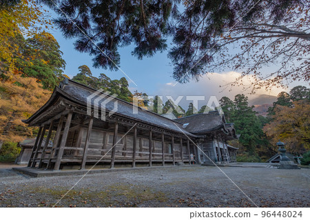 Ogamiyama Shrine Okunomiya Worship Hall, Oyama-cho, Saihaku-gun, Tottori Prefecture 96448024