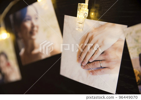 Wedding photos displayed in the welcome space of the wedding hall 96449070