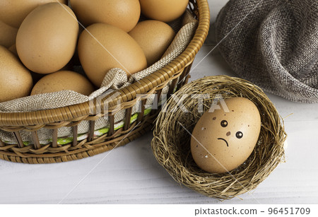 storage of fresh egg for cooking , selection chicken egg 96451709