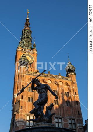 Neptune Fountain And Town Hall In Gdansk 96452955