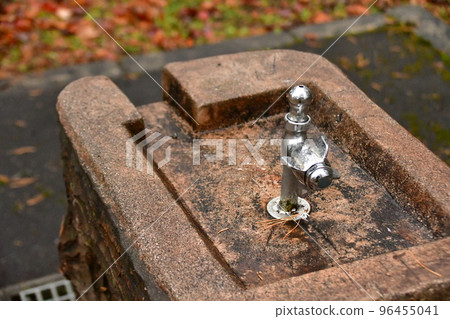 公園飲水機 96455041