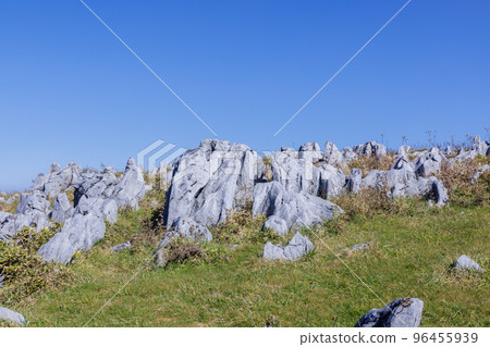 Landscape of Shikoku Karst 96455939