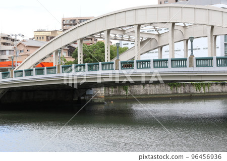 Amidaikesuji 橫跨堂島川的“堂島大橋” Amidaikesuji 橫跨堂島川的“堂島大橋” 96456936